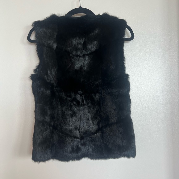 Love Token Rabbit Fur Vest - Picture 2 of 7